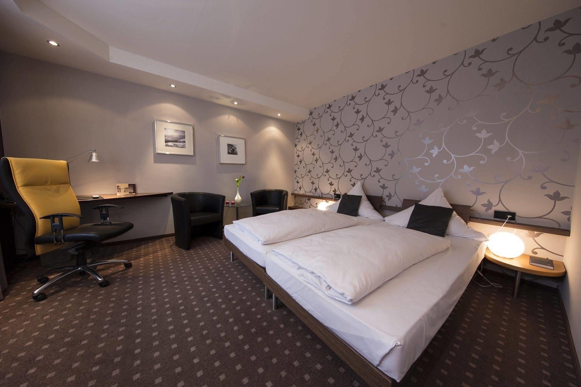 L'Escala Hotel Dreieich Kültér fotó