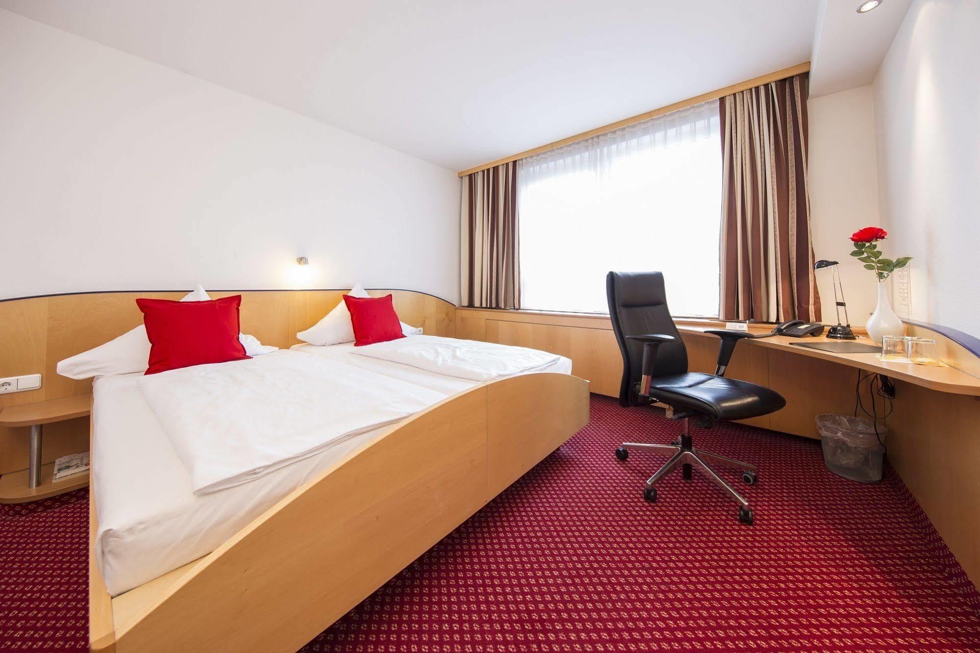 L'Escala Hotel Dreieich Kültér fotó