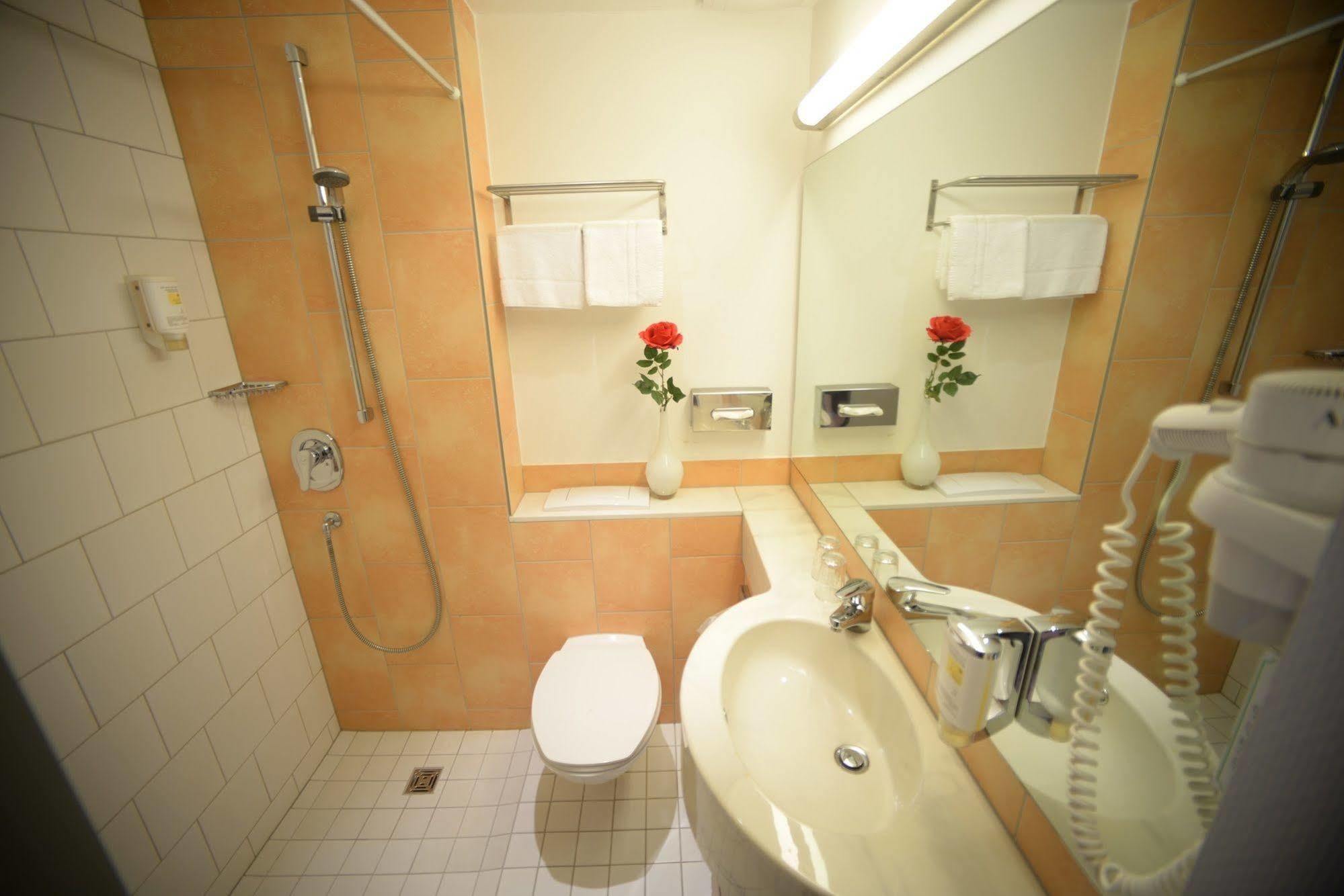 L'Escala Hotel Dreieich Kültér fotó