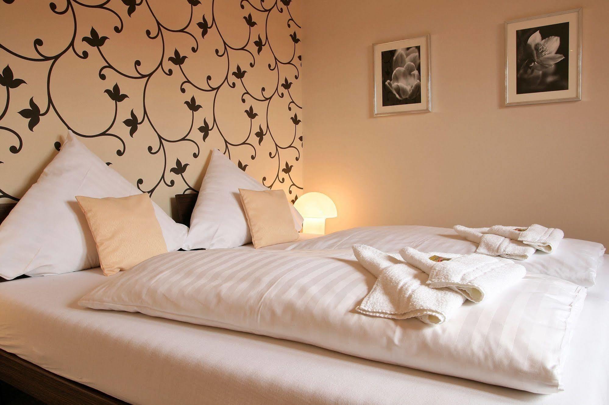 L'Escala Hotel Dreieich Kültér fotó
